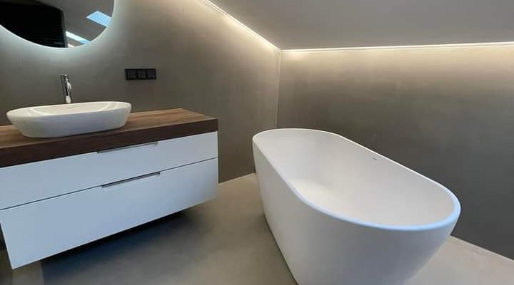Fugenlose Oberflächen, Mikrozement Beschichtung Fugenloses Badezimmer, Badezimmer Sanierung, Dekorative Wand Designs, Malerarbeiten für den Innen und Außenbereich, Spachteltechnik, Kalkputz von Malerunternehmen Maler Farbenpracht aus Paldau nähe Feldbach und Graz in der Steiermark . Ihr ökologischer und nachhaltiger Maler in der Steiermark